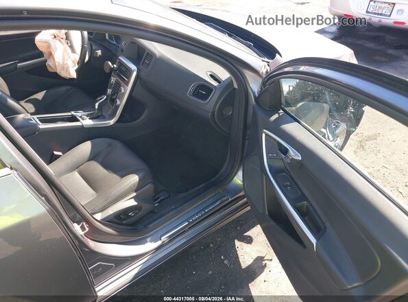 YV140MEK6H1373045 2017 VOLVO V60 Синий Вид салона спереди