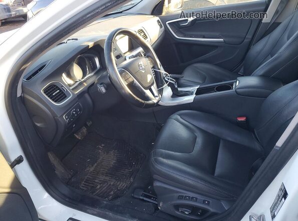 YV140MEK7H1372941 2017 VOLVO V60 White წინა სალონის ხედი