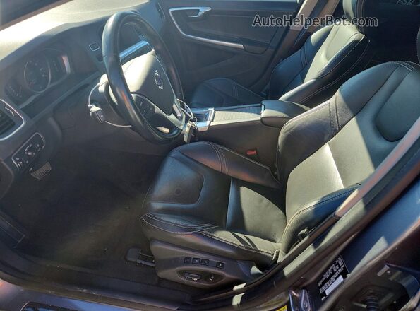 YV140MEL9J2382525 2018 VOLVO V60 Gray Вид салону спереду