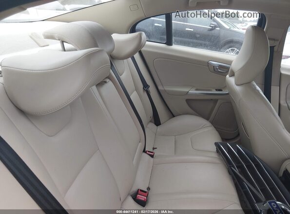 YV1612TK7G2392452 2016 VOLVO S60 Tan Vista de la etiqueta del VIN