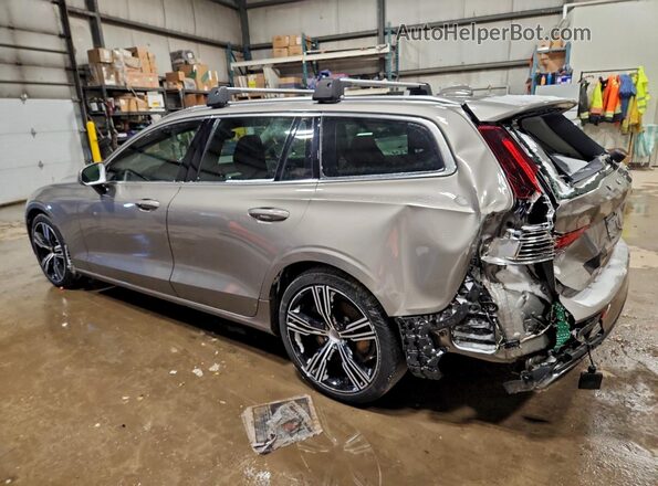 YV1A22SL5K1007406 2019 VOLVO V60 Tan Trasero izquierdo