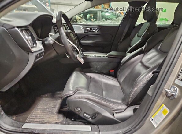 YV1A22SL5K1007406 2019 VOLVO V60 Tan Vista interior delantera
