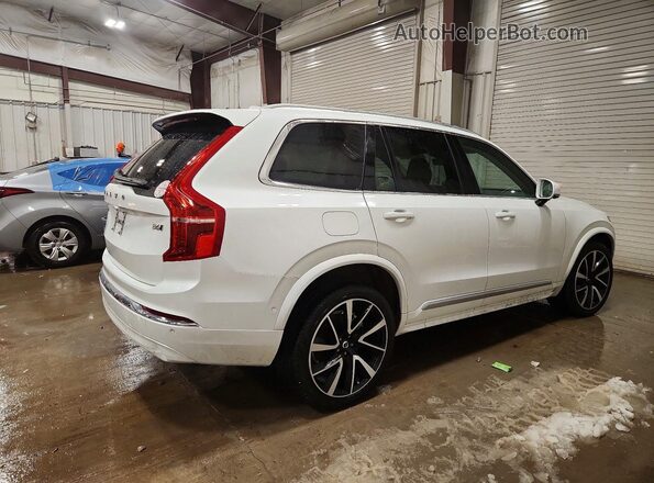 YV40621N5P1976667 2023 VOLVO XC90 White Trasero derecho