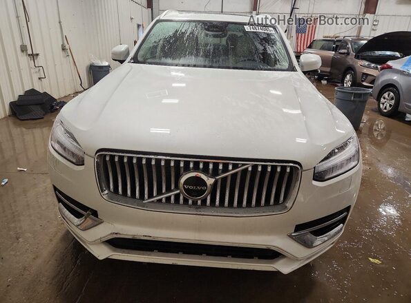 YV40621N5P1976667 2023 VOLVO XC90 White Vista frontal