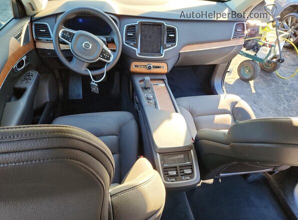 YV4062PE1S1337329 2025 VOLVO XC90 Black Instrument cluster view