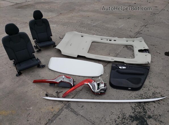 YV4062PEXR1226384 2024 VOLVO XC90 White 