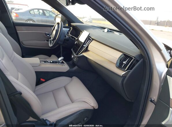 YV4062PM8T1478682 2026 VOLVO XC90 Gold Vista interior delantera