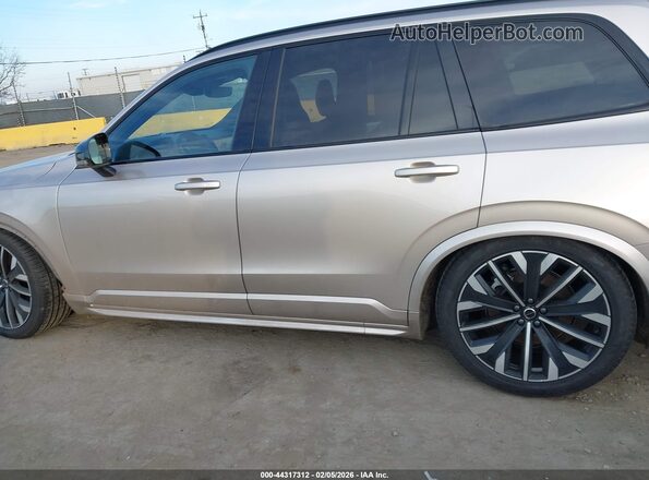 YV4062PM8T1478682 2026 VOLVO XC90 Gold Vista interior de 360 grados