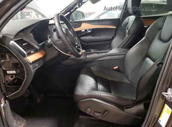 YV4062PN3P1945814 2023 VOLVO XC90 Gray Widok wnętrza z przodu