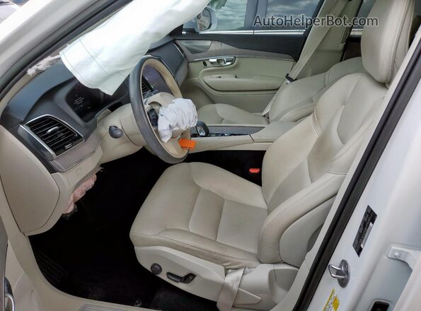 YV4062PN4P1914958 2023 VOLVO XC90 White Սալոնի դիմացի տեսք