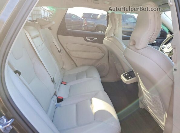 YV4102DL3M1684804 2021 VOLVO XC60 Gray 