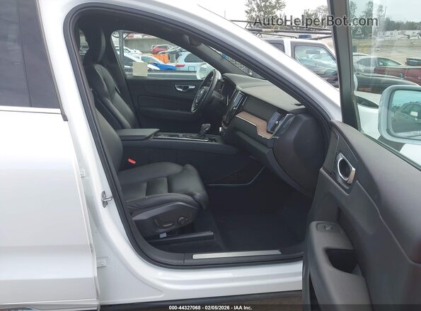 YV4102DL4L1504566 2020 VOLVO XC60 Белый 
