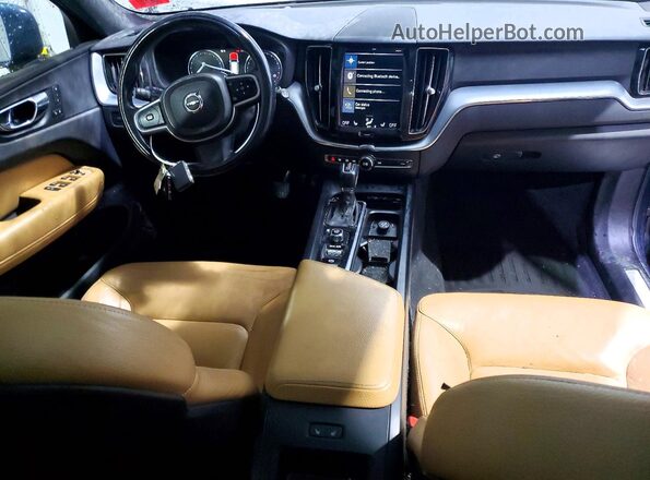 YV4102RK3J1065115 2018 VOLVO XC60 Charcoal Vista del salpicadero