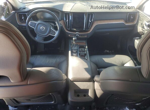 YV4102RK9M1871402 2021 VOLVO XC60 Silver 