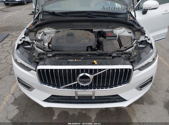 YV4102RL1M1770024 2021 VOLVO XC60 White 