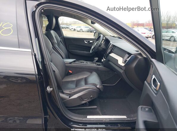 YV4102RL2M1737372 2021 VOLVO XC60 Black 