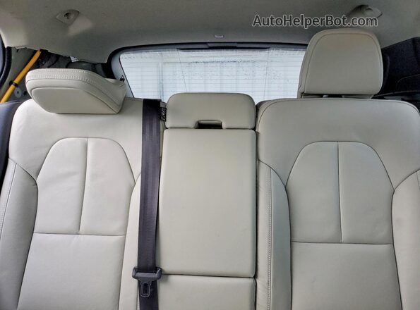 YV4162UK4K2140468 2019 VOLVO XC40 Blue Widok tylnych siedzeń