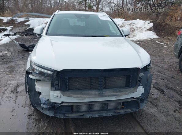 YV4162UK6K2140990 2019 VOLVO XC40 Белый Вид задней части салона