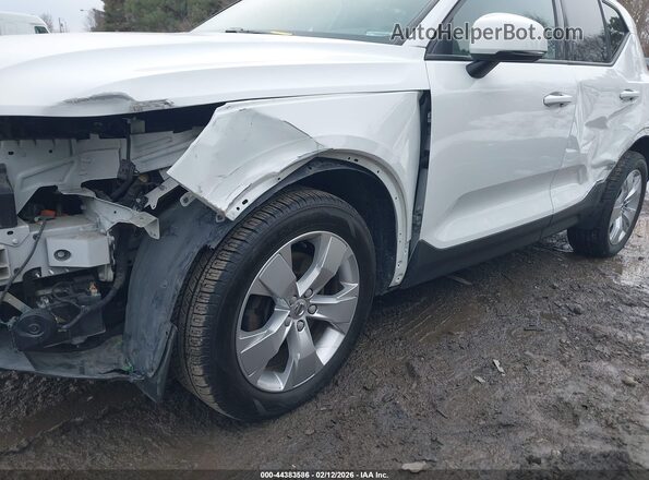 YV4162UK6K2140990 2019 VOLVO XC40 Белый Вид спереди