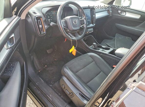 YV4162UK8L2267483 2020 VOLVO XC40 Black Dashboard view