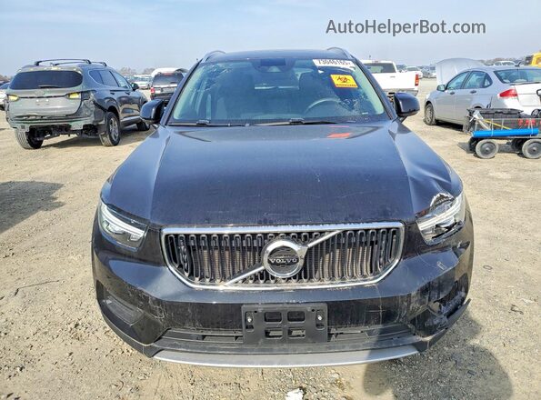 YV4162UK8L2267483 2020 VOLVO XC40 Black Front view