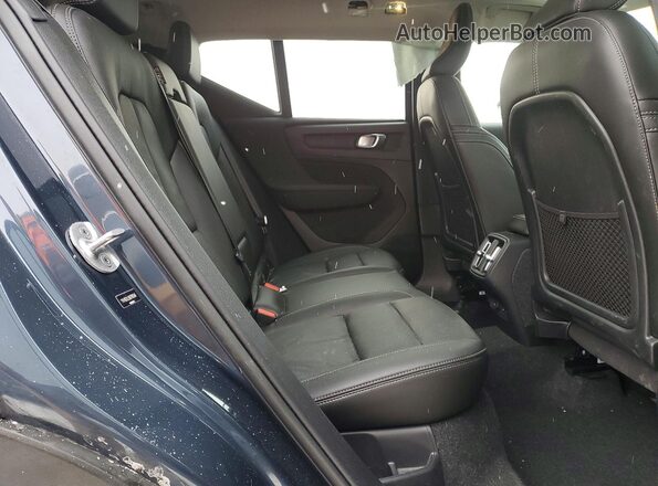 YV4162UL9N2788546 2022 VOLVO XC40 Blue Widok wnętrza z tyłu