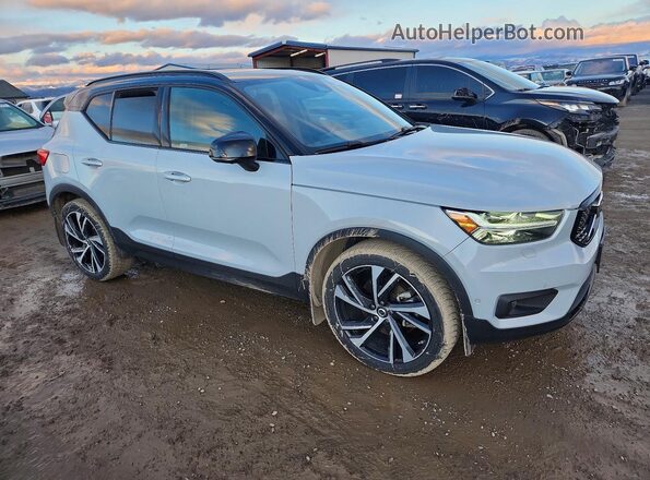YV4162UM2M2525242 2021 VOLVO XC40 Gray Передня права чверть
