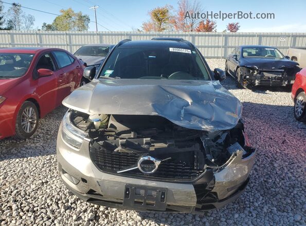 YV4162UM5N2647322 2022 VOLVO XC40 Gray Vista frontal