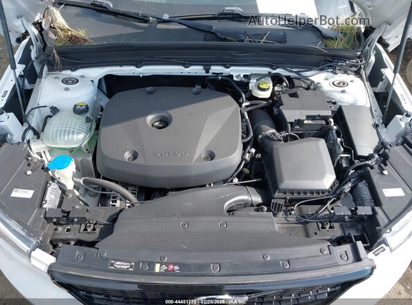 YV4162UM6M2539824 2021 VOLVO XC40 White 