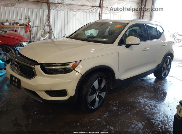 YV4162XZ6K2010524 2019 VOLVO XC40 Белый Передняя левая четверть