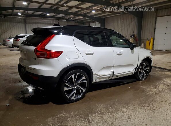 YV4162XZ8K2003400 2019 VOLVO XC40 Белый Задняя правая четверть