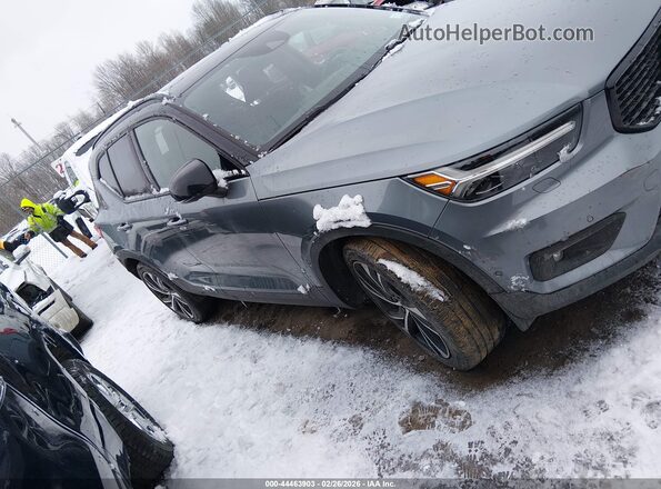 YV4162XZ9K2003874 2019 VOLVO XC40 Gray 