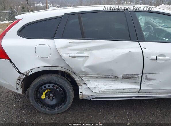 YV440MWK5J2057699 2018 VOLVO V60 CROSS COUNTRY White Սարքավորումների վահանակի տեսք