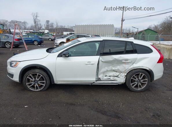 YV440MWK5J2057699 2018 VOLVO V60 CROSS COUNTRY White 