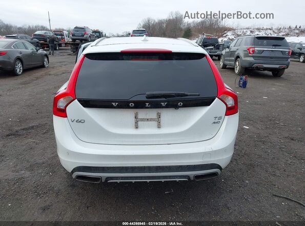 YV440MWK5J2057699 2018 VOLVO V60 CROSS COUNTRY White 