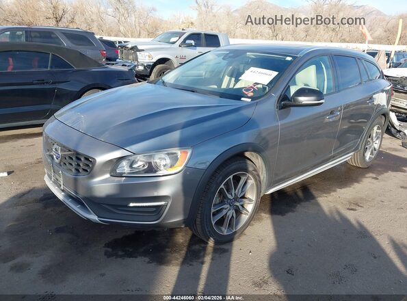 YV440MWKXH1040235 2017 VOLVO V60 CROSS COUNTRY Silver Front left