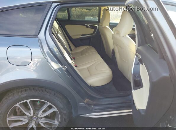 YV440MWKXH1040235 2017 VOLVO V60 CROSS COUNTRY Silver VIN sticker view