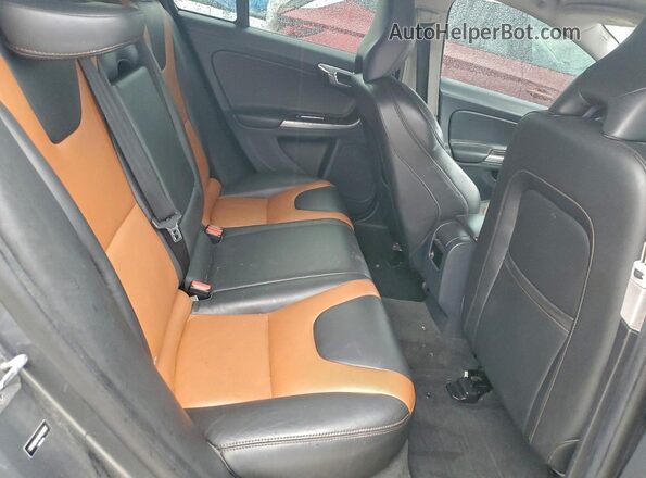 YV440MWM2H1031806 2017 VOLVO V60 Gray უკანა სალონის ხედი