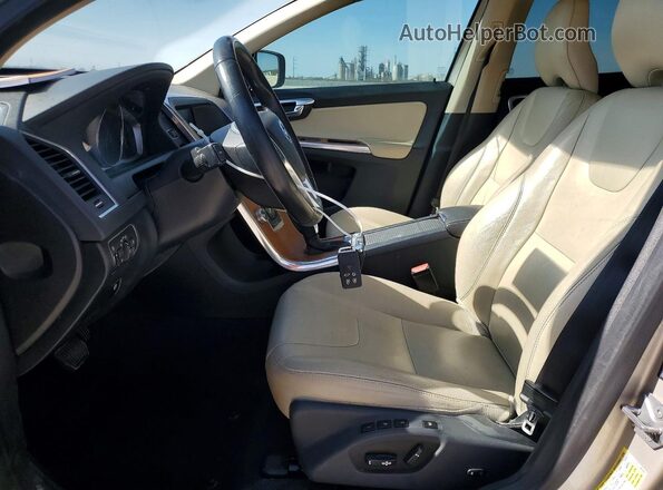 YV449MRU1H2017438 2017 VOLVO XC60 Желто-коричневый Вид салона спереди