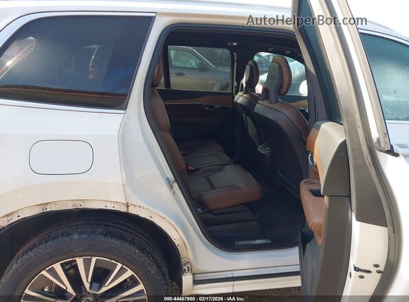 YV4A22PK8M1759672 2021 VOLVO XC90 White 
