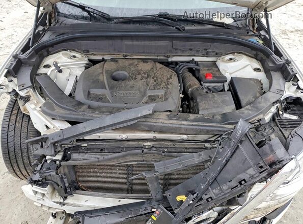 YV4A22RKXJ1010994 2018 VOLVO XC60 White Widok komory silnika