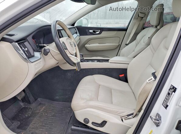 YV4A22RKXJ1010994 2018 VOLVO XC60 White Widok wnętrza z przodu