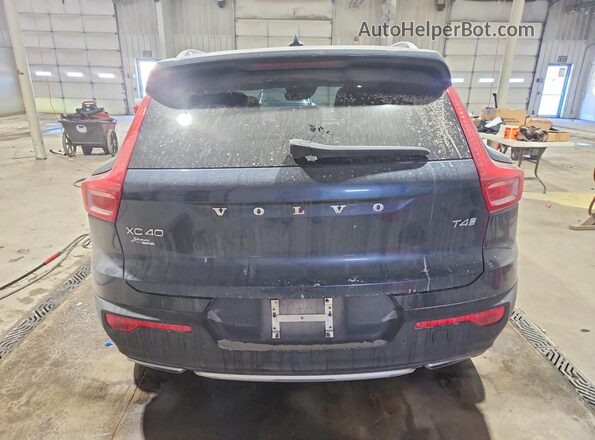 YV4AC2HL2K2071775 2019 VOLVO XC40 Gray Rear view