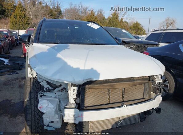 YV4AC2HM2N2642873 2022 VOLVO XC40 White Սալոնի հետևի տեսք