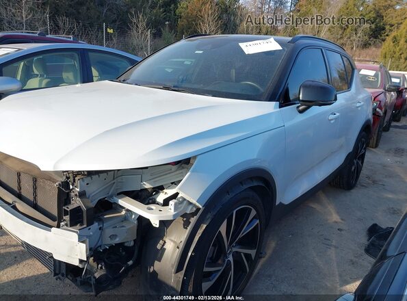YV4AC2HM2N2642873 2022 VOLVO XC40 White 