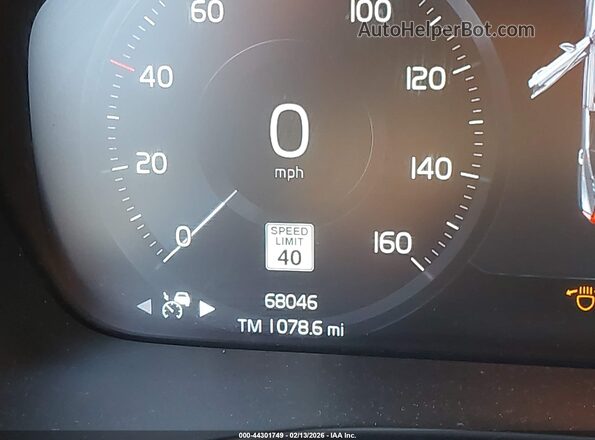 YV4AC2HM2N2642873 2022 VOLVO XC40 White 