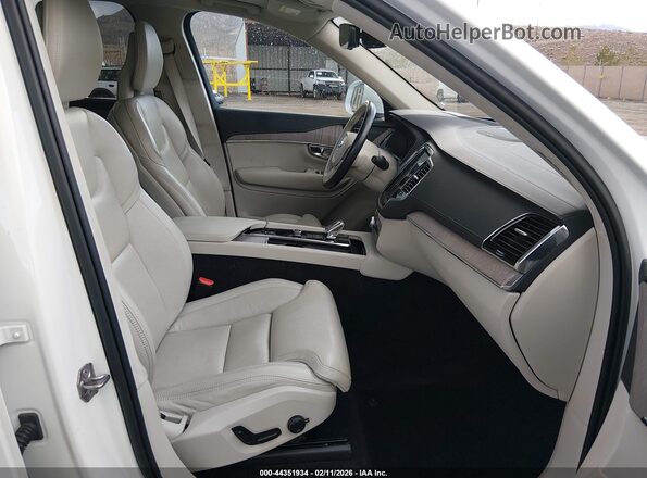 YV4BR00L6N1784269 2022 VOLVO XC90 RECHARGE PLUG-IN HYBRID White Widok wnętrza z przodu