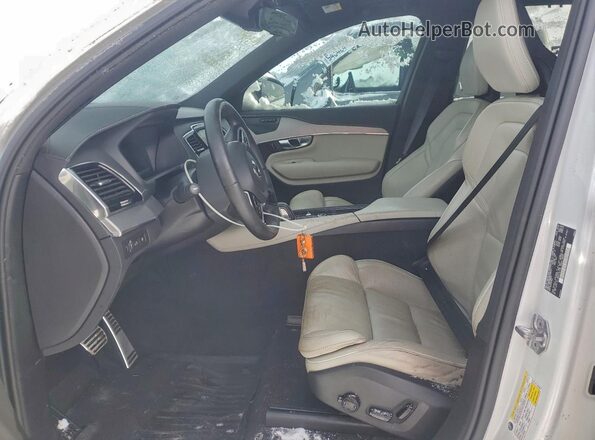 YV4BR0CMXN1789415 2022 VOLVO XC90 White 