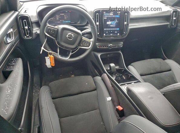 YV4ED3GM2P2058689 2023 VOLVO C40 Black წინა პანელის ხედი