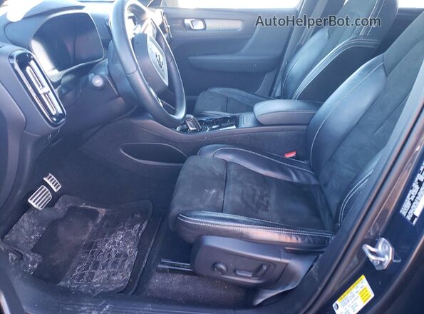 YV4ED3UB3N2657715 2022 VOLVO XC40 Blue Սալոնի դիմացի տեսք